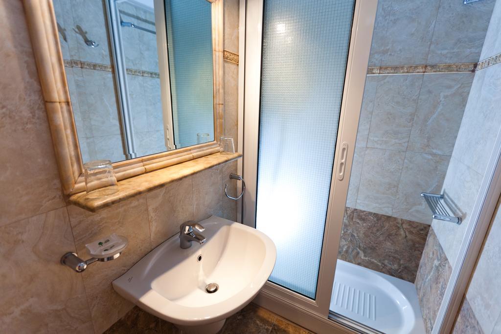 Hotel Possidon Aegina Rom bilde
